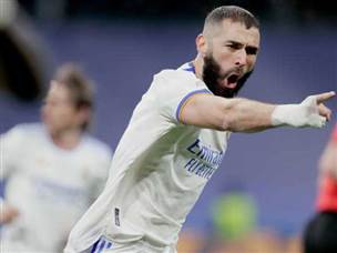 איזה ווינר ענק הוא. בנזמה (GETTY)