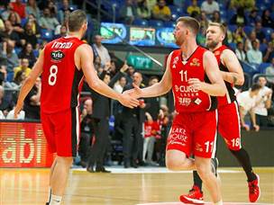 יזכר לשנים רבות (אלן שיבר)