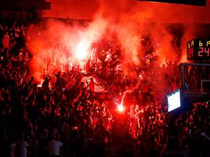 הקהל החולוני בא לעשות רעש (צילום: אלן שיבר)