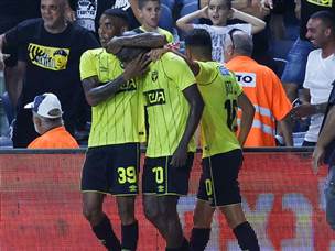 והוביל הצגה בית"רית (צילום: דני מרון)