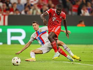 לבנדובסקי והחברים התקשו לעצור את באיירן (Alex Grimm/Getty Images)