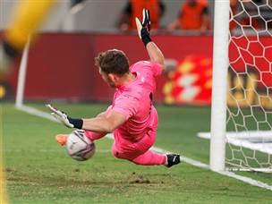 השוער של מכבי והנבחרת הציל שלושה כדורים (צילום: אלן שיבר)