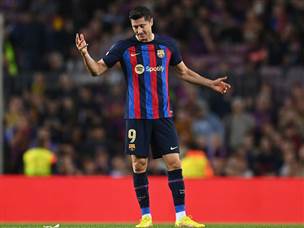 למזלו של צ'אבי, יש לו את לבנדובסקי (David Ramos/Getty Images)