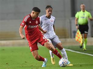 שני שערים לזכותה של הפועל ת"א נפסלו (צילום: ברני ארדוב)