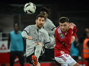 הגנת ברסט עשתה למסי והחברים חיים קשים (Getty)