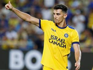 משחק מצוין גם שלו. דן ביטון (אלן שיבר)