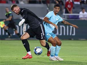 אבל במשחק, היא בעיקר הסתבכה (צילום: דני מרון)