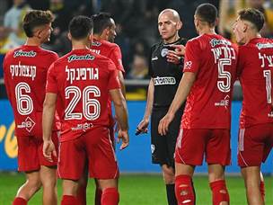 הפועל תל אביב האמינה וזעמה שלא קיבלה פנדל (ברני ארדוב)