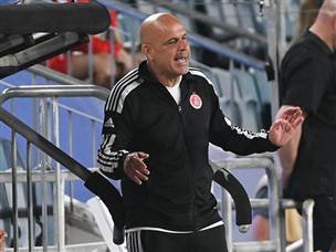 יוסי אבוקסיס עדיין מחפש שער ראשון כמאמן הפועל ת"א (ברני ארדוב)