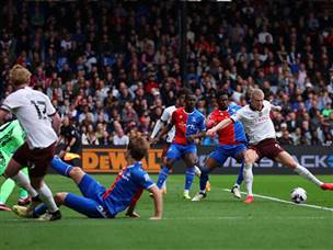 הולאנד חזר לכבוש (GETTY)