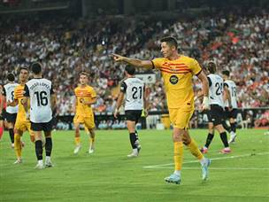 לבנדובסקי הבקיע עוד לפני המחצית (Getty)