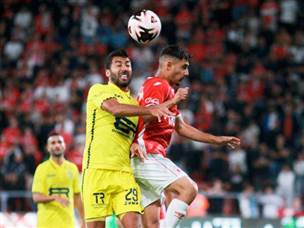 ומלא בעצבים (קובי אליהו)