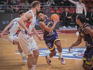 ממצטייני הערב. אדאמס (FIBA)