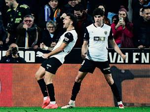 הוגו דורו חגג שער יתרון במחצית הראשונה (Getty)