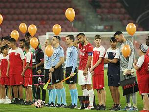 המשחק נפתח בטקס לנושא חשוב יותר (קובי אליהו)