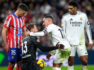 ואסקס מברך את איש המשחק (GETTY)