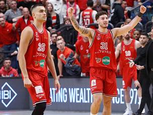 הדרבי אדום (אלן שיבר)