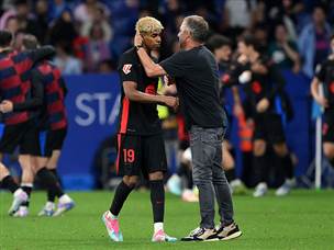 ופליק ולאמין ימאל חוגגים תואר שלישי העונה (Getty)