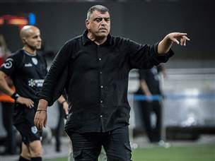 זעם על השיפוט בסיום. ברדה (עודד קרני)