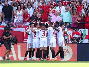 רגע לפני פגרת הנבחרות, סביליה מדהימה את ברצלונה (Fran Santiago/Getty Images)