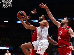 המחצית הראשונה אומנם הייתה צמודה (Euroleague Basketball via Getty)
