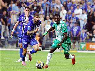 וסוגרת עוד ערב מאכזב (צילום: אלן שיבר)