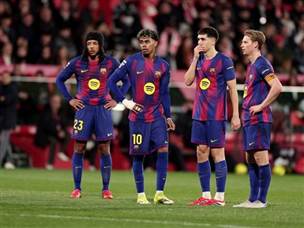 שחקני ברצלונה המומים (Getty)