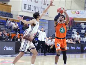 אמאד סיפק את הסחורה (אלן שיבר)