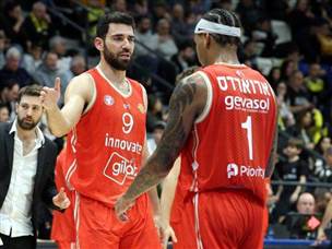 אך רפי מנקו עמד בלחץ (אלן שיבר)