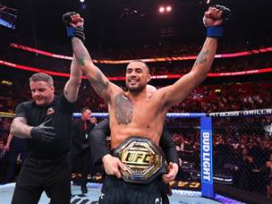 על רגל אחת: קרלוס אולברג זכה בחגורת האליפות