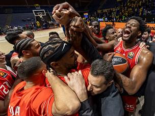 הבטיחה פלייאאוף: הפועל גברה על מכבי בדרבי יורוליג
