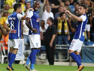 ואיפשר לפירס לקבוע 1:1 במחצית (אלן שיבר)