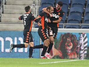 כבר 4 וחצי שנים ללא הפסד ליגה בחיפה. בני יהודה חוגגת (אלן שיבר)