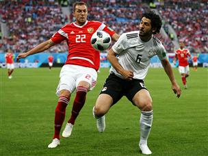 גם דזיובה כמעט עקץ בצד השני, אבל שתי הנבחרות ירדו למחצית ב-0:0 מאכזב (getty)