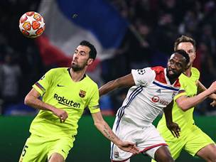 שלט במרכז. בוסקטס (UEFA)