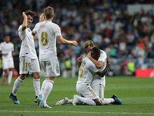 ויניסיוס חוגג עם החברים את השער המרהיב שלו (getty)