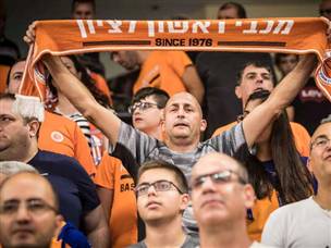 אווירה טובה באולם בית מכבי (מנהלת הליגה)