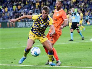 אבל ארון שוינפלד, שקיבל הזדמנות ב-11, השווה מיד לאחר מכן (דני מרון)