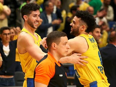 שלשות קלאץ' של קלויארו. (אלן שיבר)