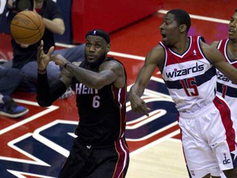 קרופורד וג'יימס (getty)