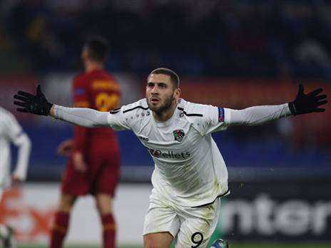 חגג מולה בבתים, יעבור אליה בקיץ? (GETTY)