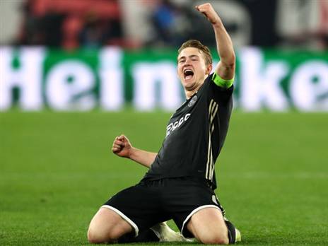 מתייס דה ליכט. אייאקס מרוצה ומה עם יובנטוס? (GETTY)