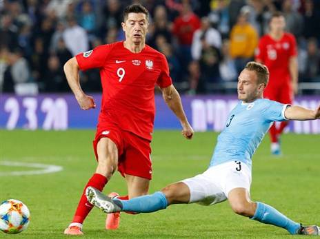 "חסרה כאן אינטנסיביות". גלזר מול לבנדובסקי בקמפיין האחרון (getty)