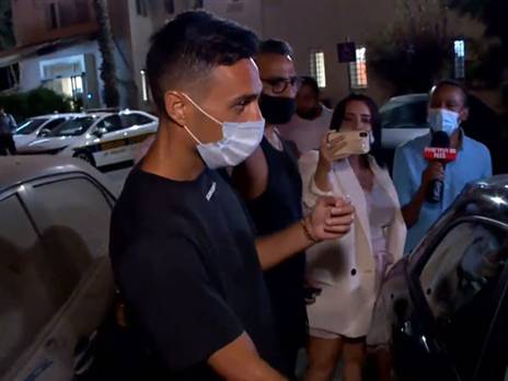 זהבי ביציאתו מתחנת המשטרה