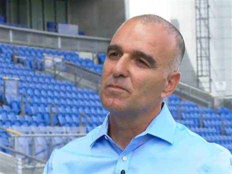 כלפון. אבו יונס זועם