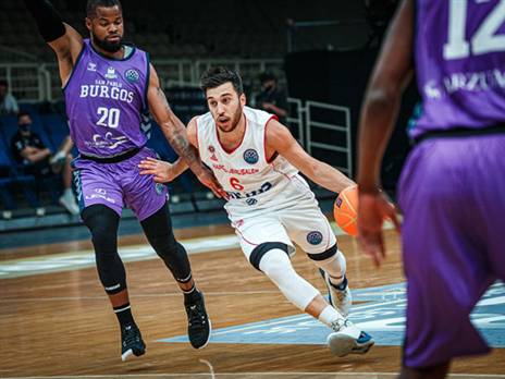 בלאט, לא המספרים שמצפים ממנו (FIBA)