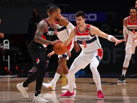 אבדיה שומר על לילארד במשחק האחרון (getty)