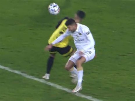 יונתן כהן דרש פנדל מול בית"ר י-ם, השופט חשב אחרת