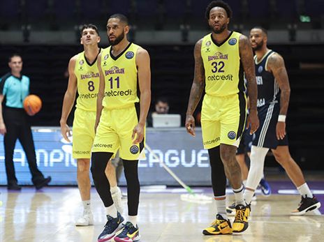 חולון ירדה להפסקה בפיגור לא גדול במיוחד (דני מרון)