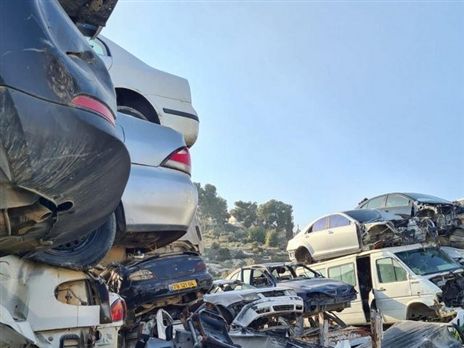 משחטת רכב בשטחים (צילום: צוות סיכול פוינטר)